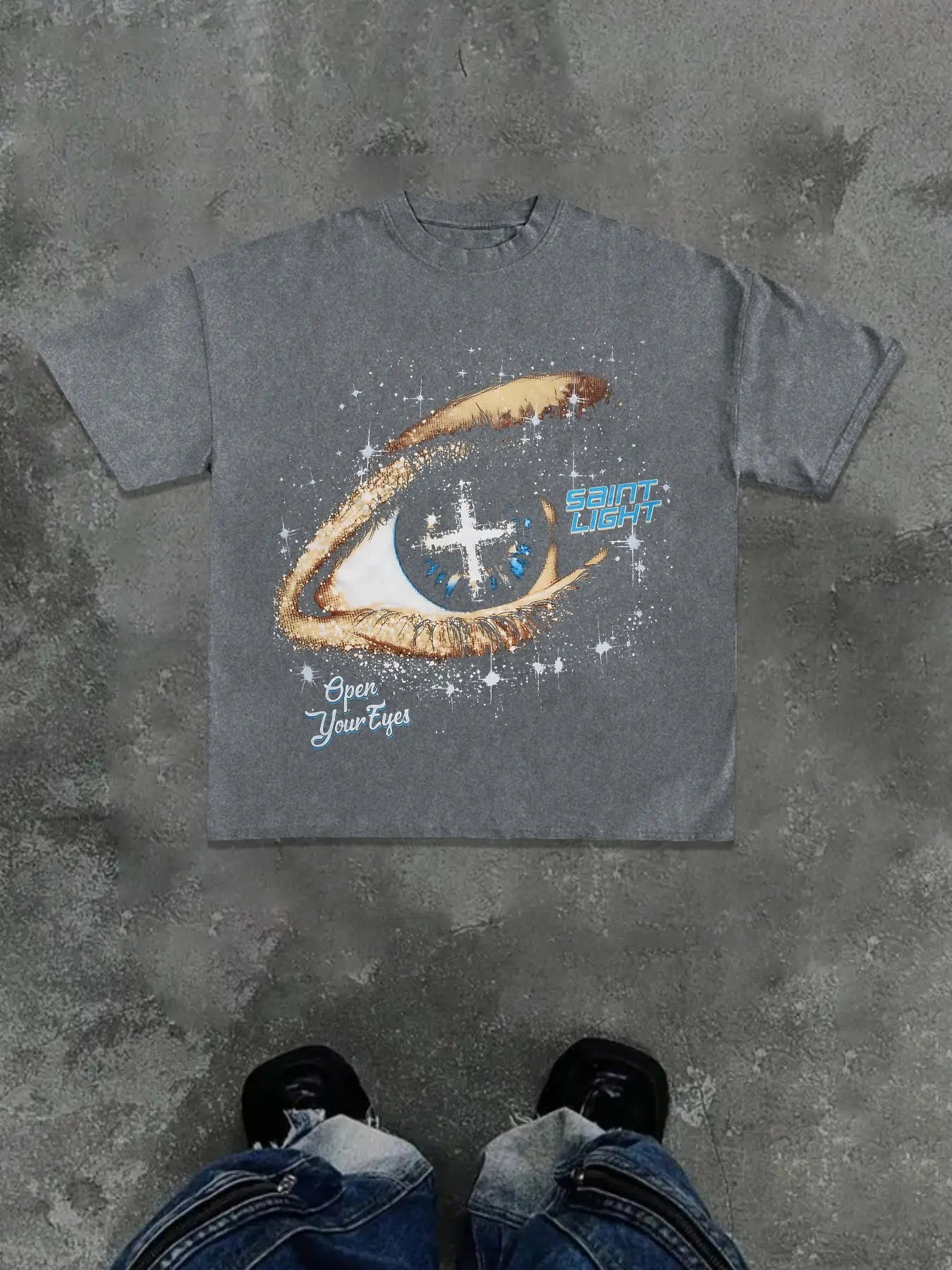 Men's Casual Streetwear Short Sleeve T-Shirt, Saint Eye Print with Shiny Star Details, Silver Color, Comfortable Fit, All-Season Wear