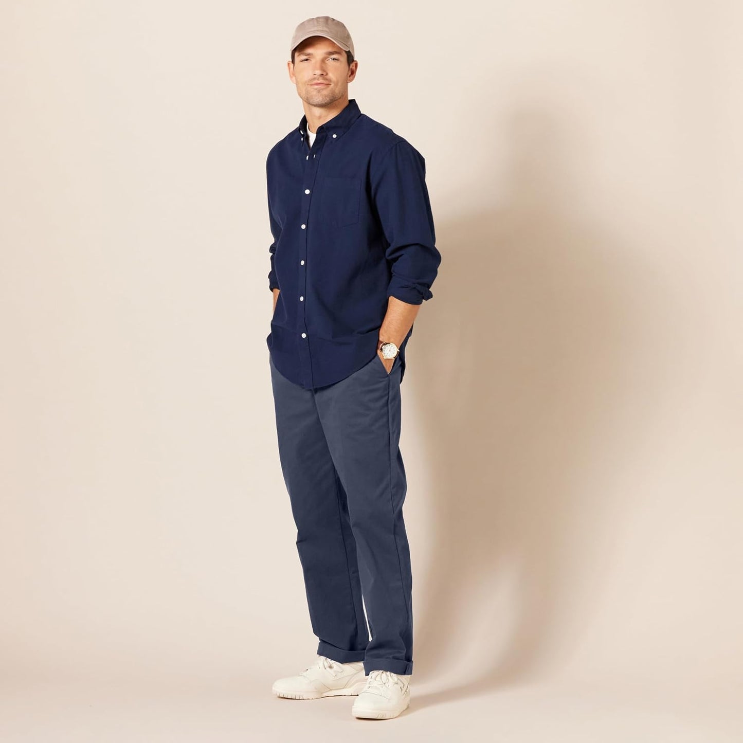 Amazon Essentials Men's Classic-Fit Wrinkle-Resistant Flat-Front Stretch Chino Pant