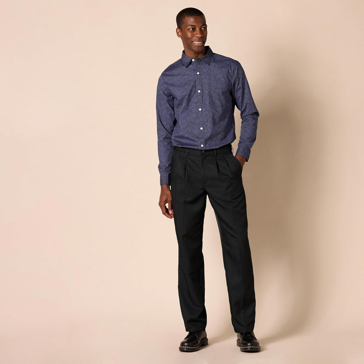Amazon Essentials Men's Classic-Fit Pleated Dress Pants (Available in Big & Tall)