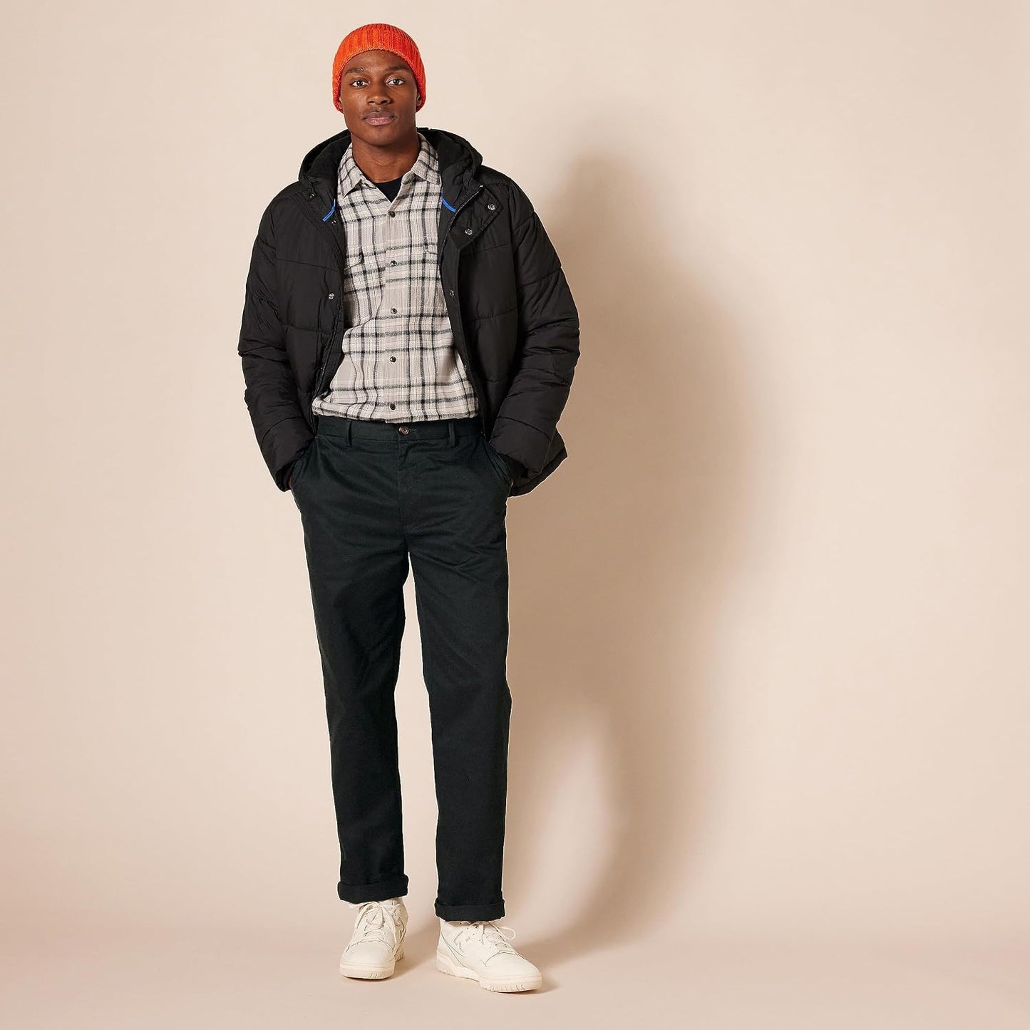 Amazon Essentials Men's Classic-Fit Wrinkle-Resistant Flat-Front Stretch Chino Pant