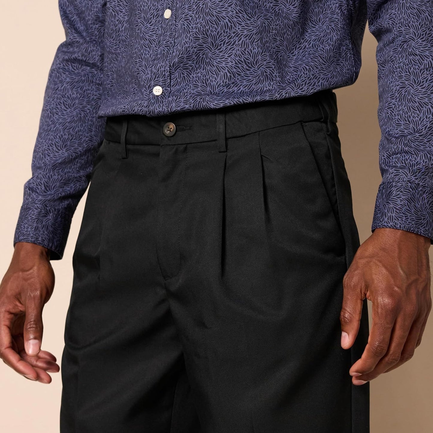 Amazon Essentials Men's Classic-Fit Pleated Dress Pants (Available in Big & Tall)