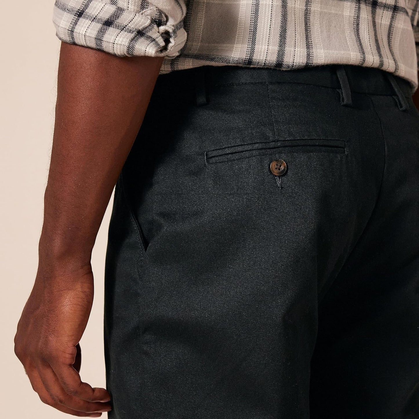 Amazon Essentials Men's Classic-Fit Wrinkle-Resistant Flat-Front Stretch Chino Pant